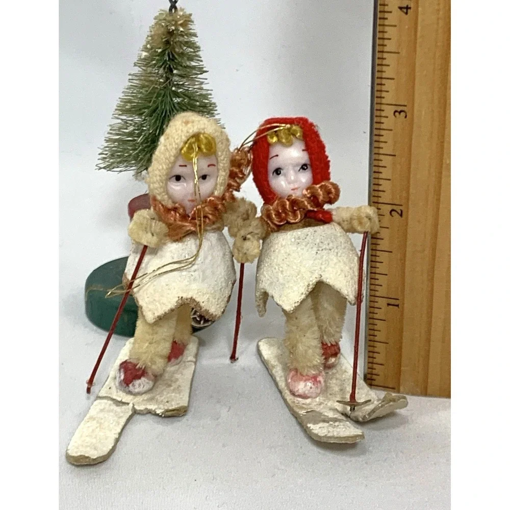 Delta Novelty Japan Figures Cardboard‎ Vintage Putz Skiing + Tree (DAMAGE)
